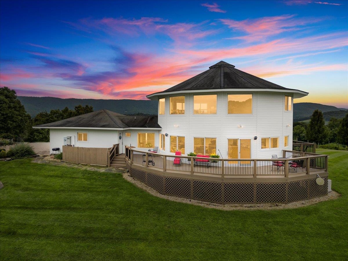 290 Moye Road Staffordsville VA 24167