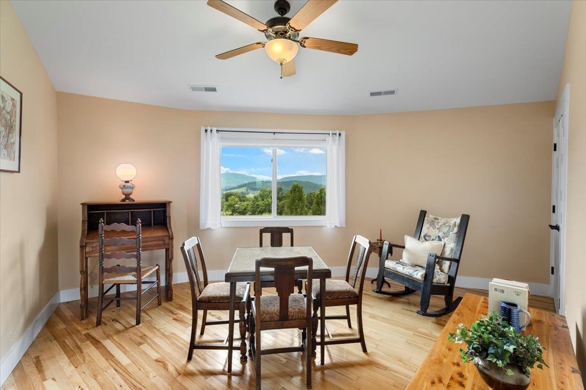 290 Moye Road Staffordsville VA 24167