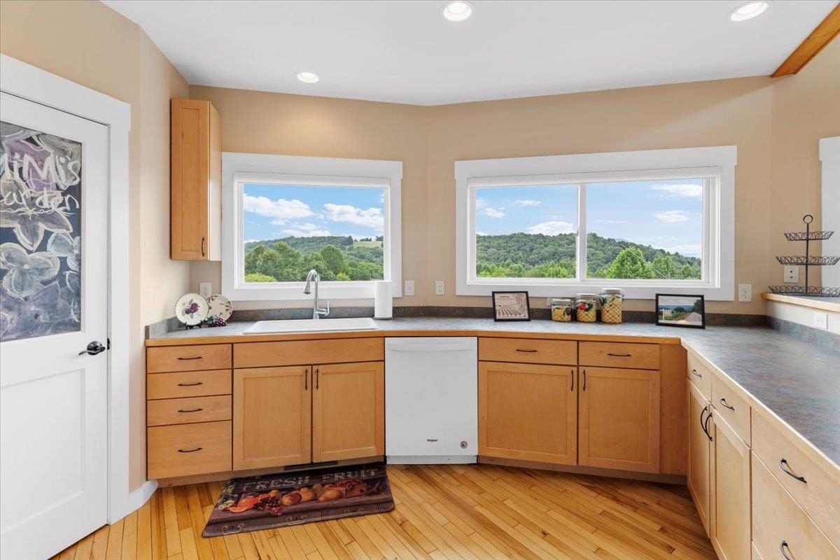 290 Moye Road Staffordsville VA 24167