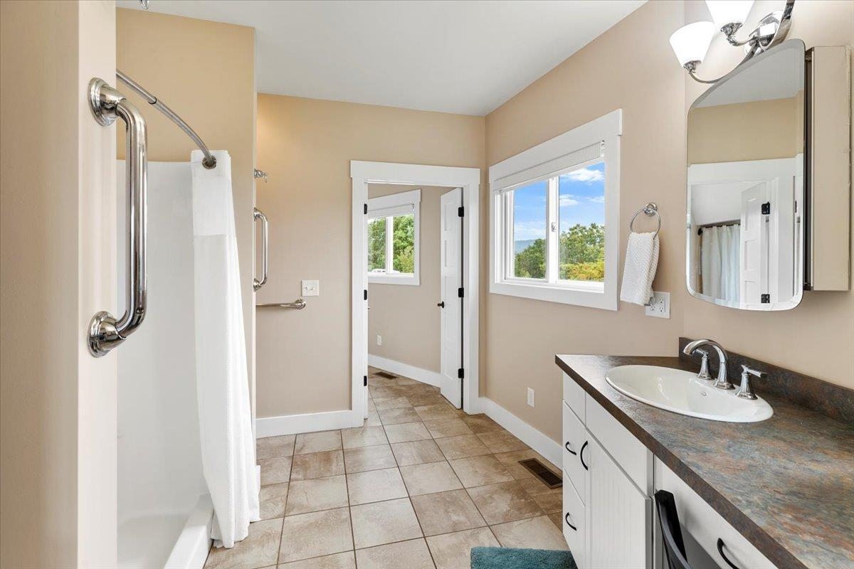 290 Moye Road Staffordsville VA 24167