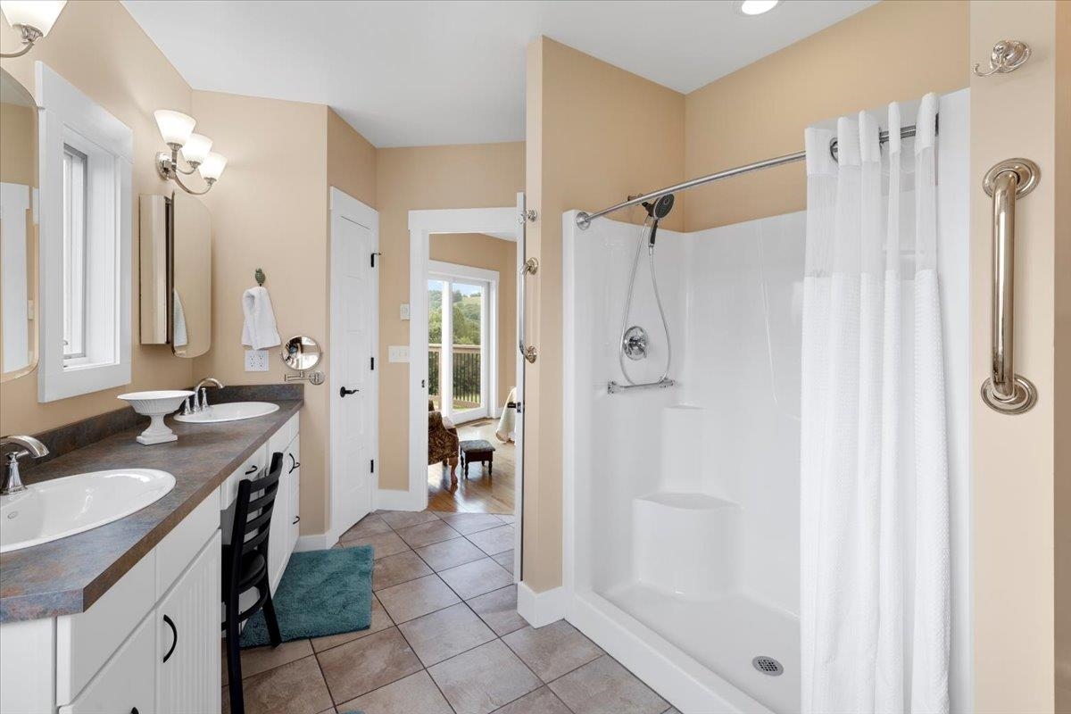 290 Moye Road Staffordsville VA 24167