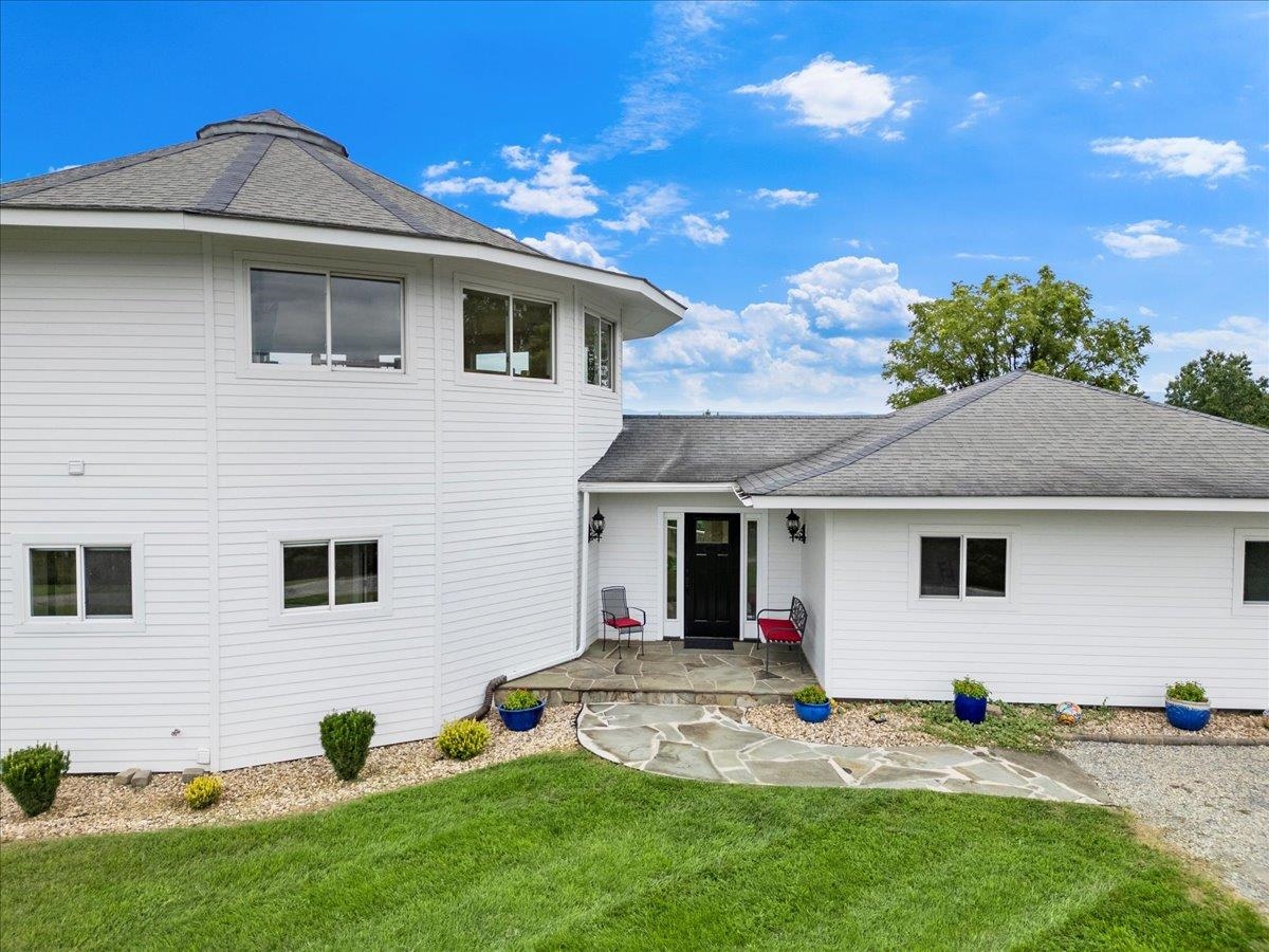 290 Moye Road Staffordsville VA 24167