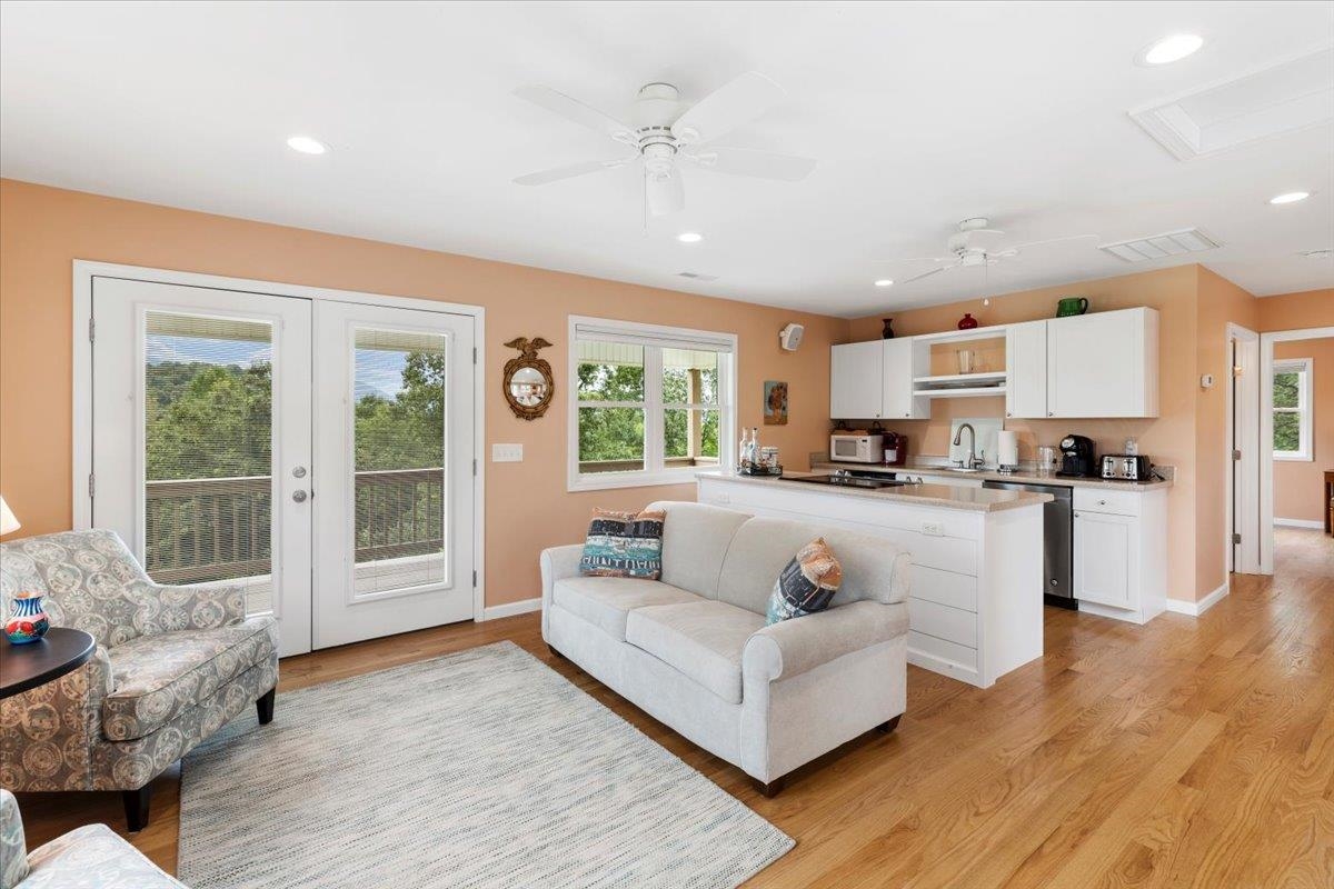290 Moye Road Staffordsville VA 24167