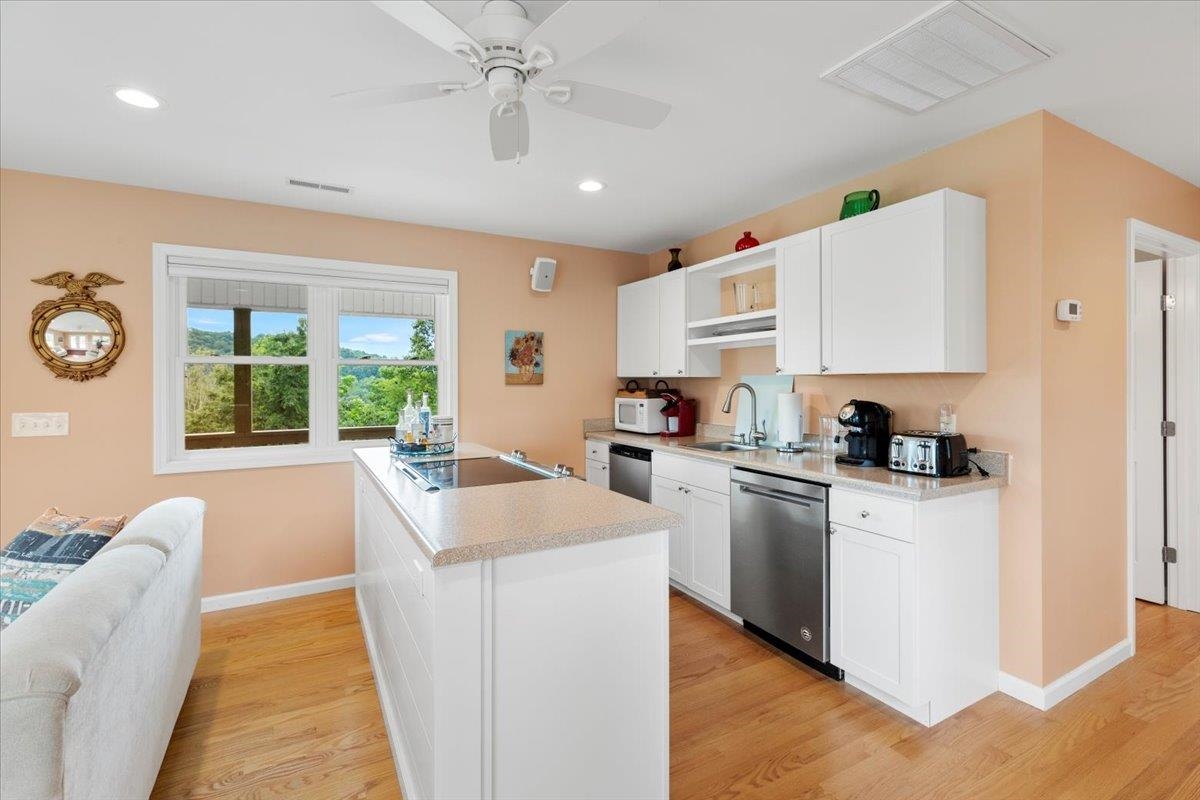 290 Moye Road Staffordsville VA 24167