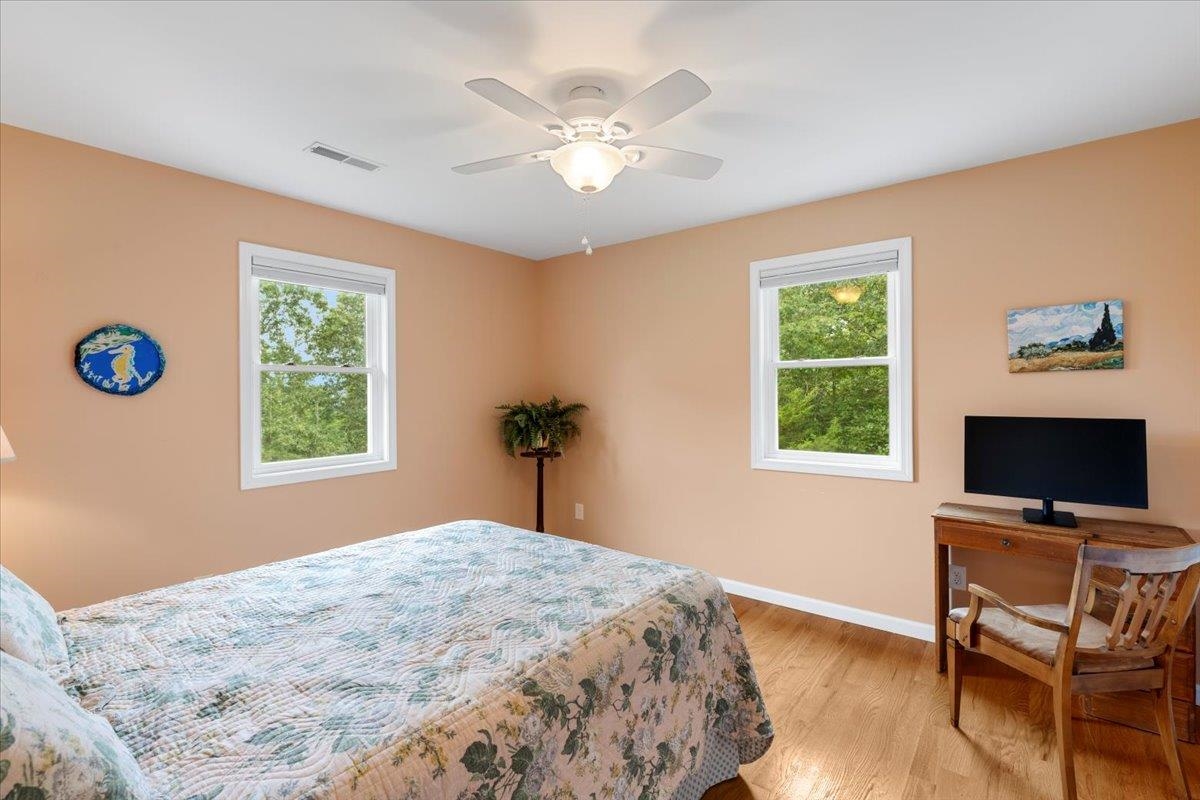 290 Moye Road Staffordsville VA 24167