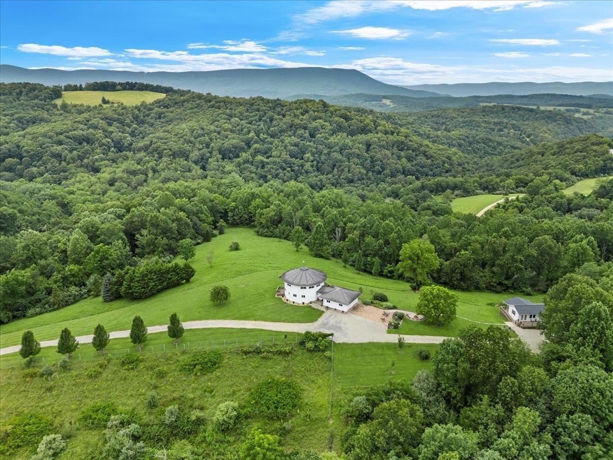 290 Moye Road Staffordsville VA 24167