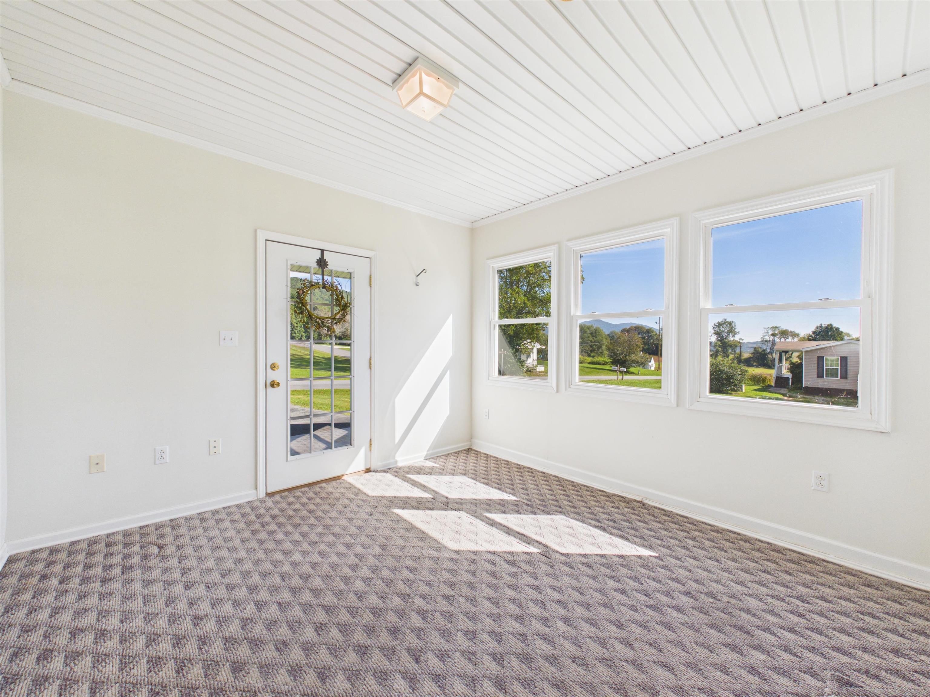 3117 Quesenberry Place Draper VA 24324