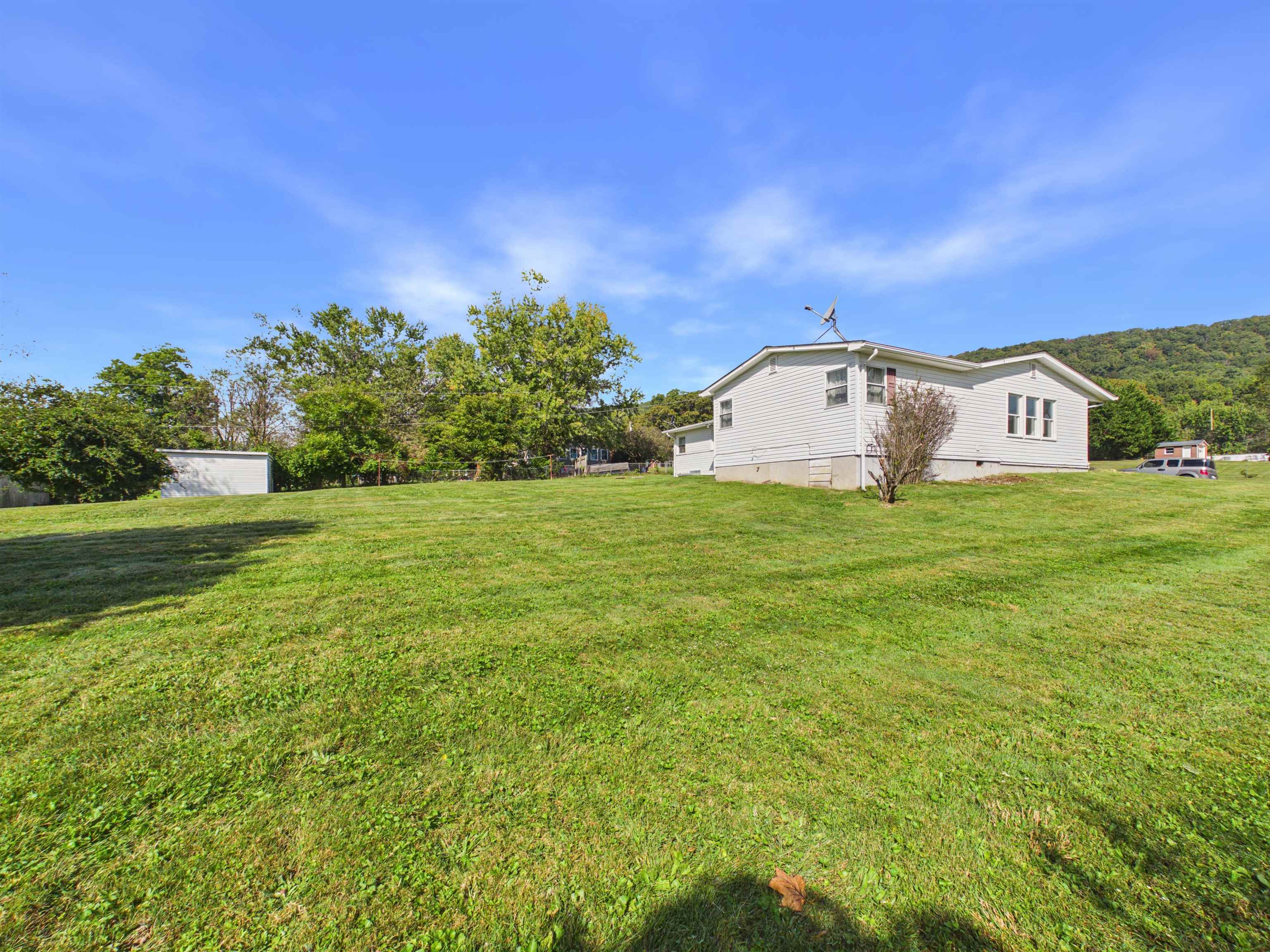3117 Quesenberry Place Draper VA 24324