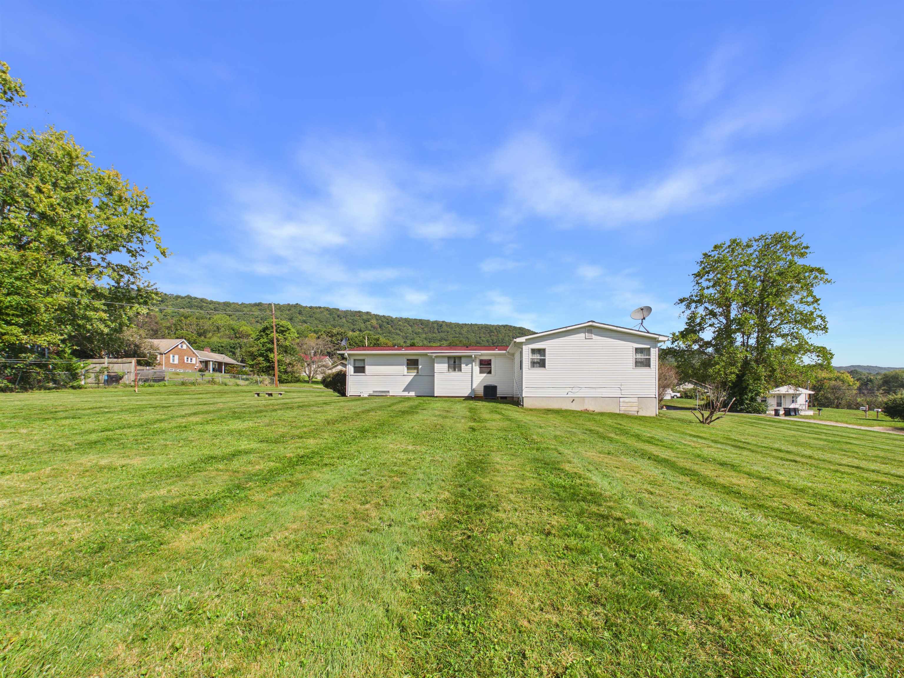 3117 Quesenberry Place Draper VA 24324