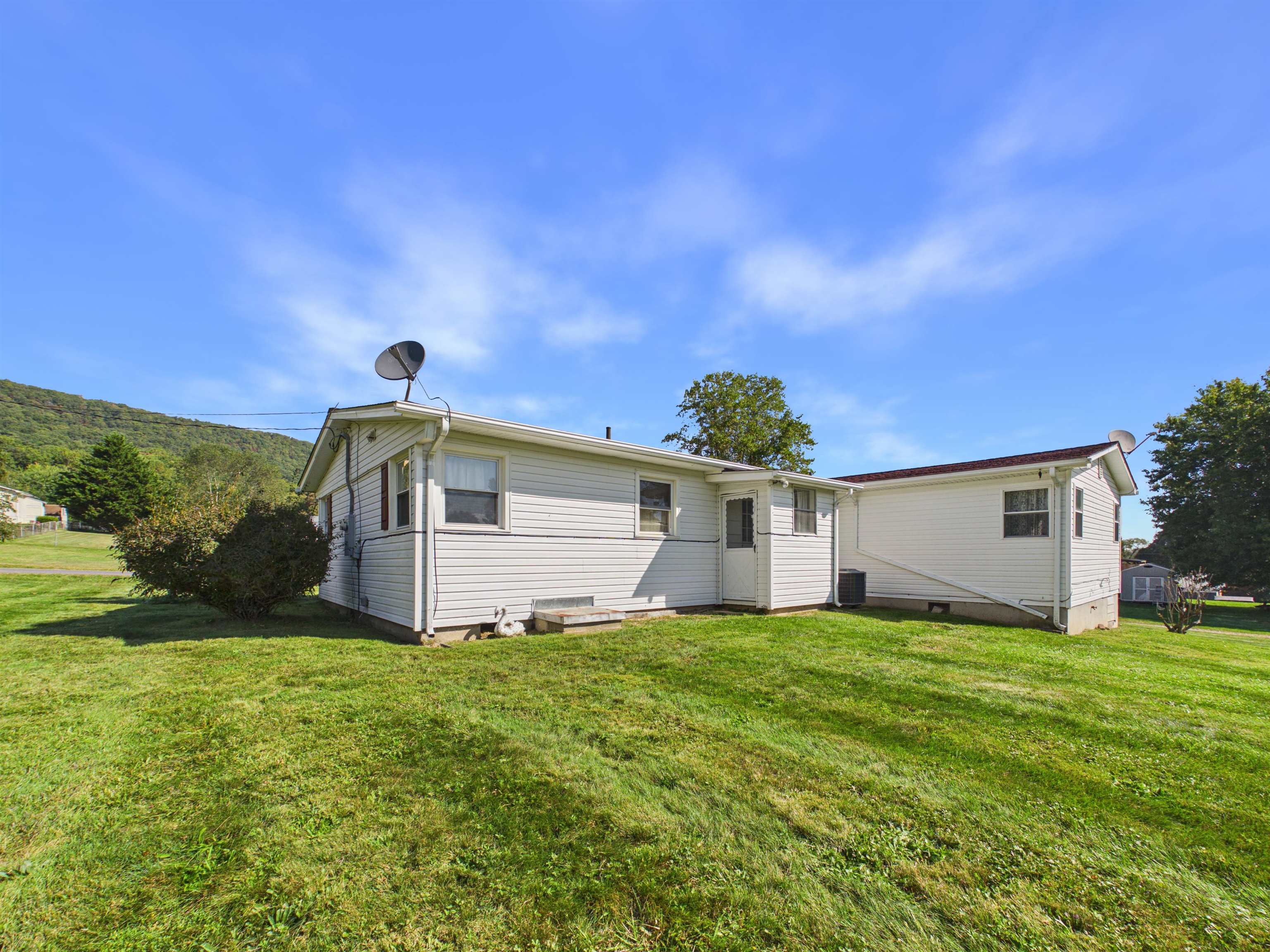 3117 Quesenberry Place Draper VA 24324