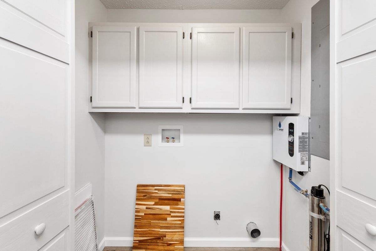 1769 Julia Simpkins Road Allisonia VA 24347