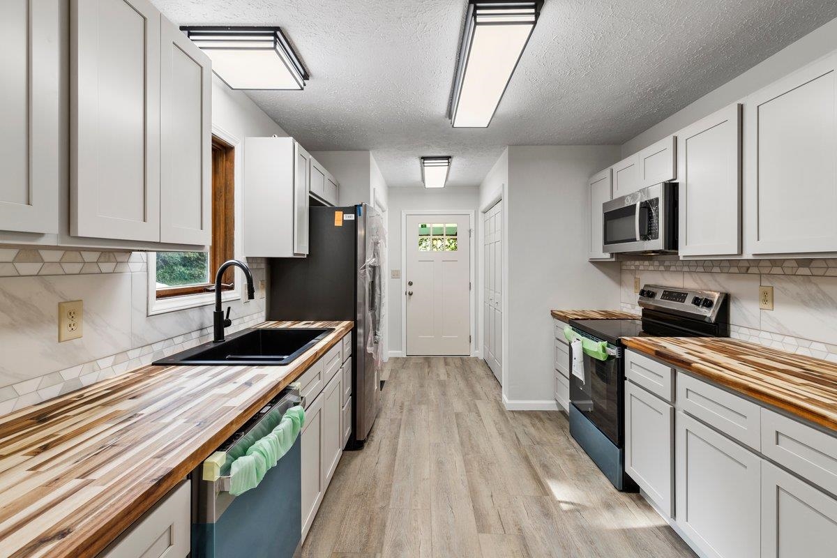 1769 Julia Simpkins Road Allisonia VA 24347