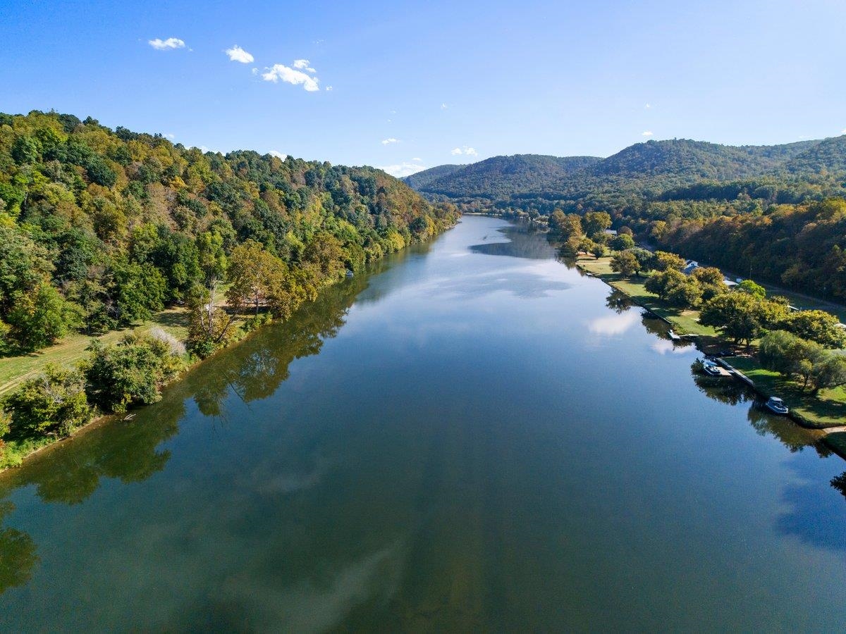 1769 Julia Simpkins Road Allisonia VA 24347