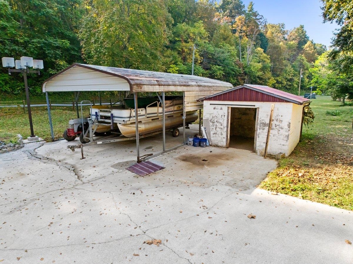 1769 Julia Simpkins Road Allisonia VA 24347