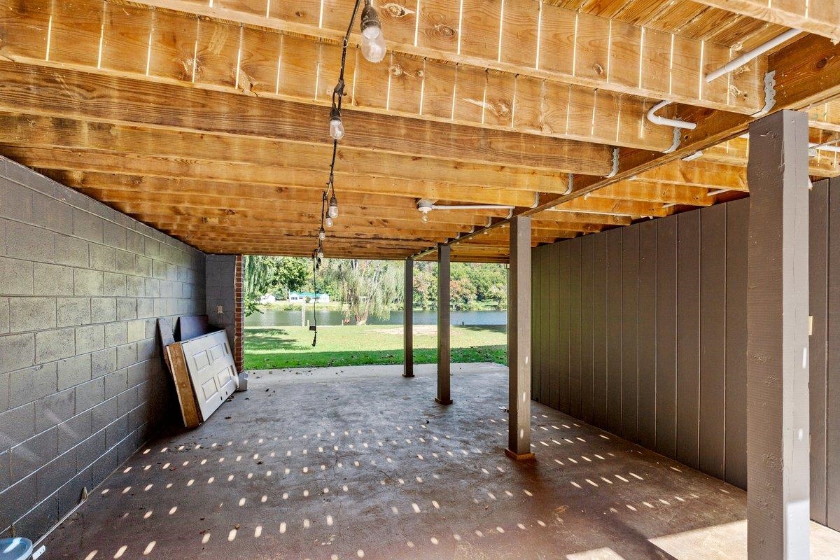 1769 Julia Simpkins Road Allisonia VA 24347