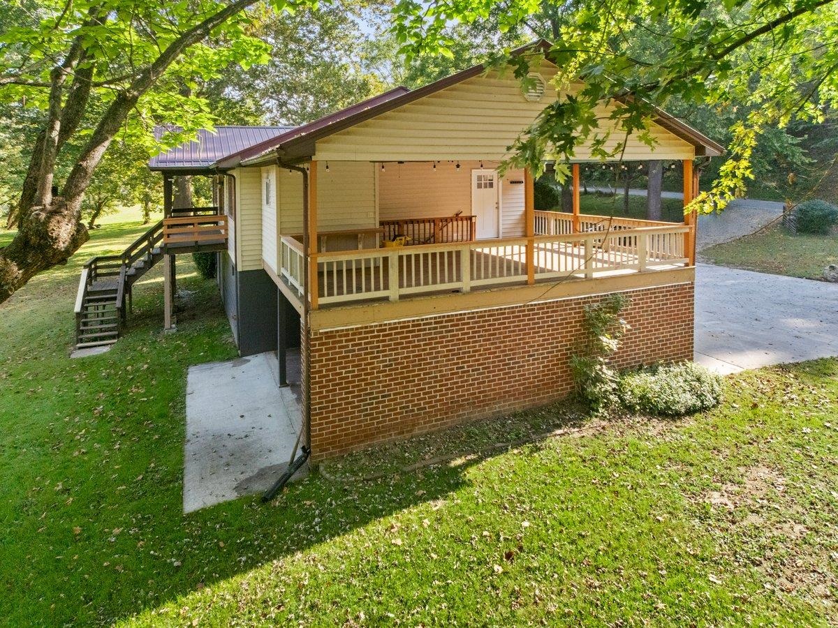 1769 Julia Simpkins Road Allisonia VA 24347