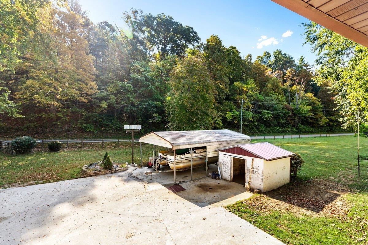 1769 Julia Simpkins Road Allisonia VA 24347