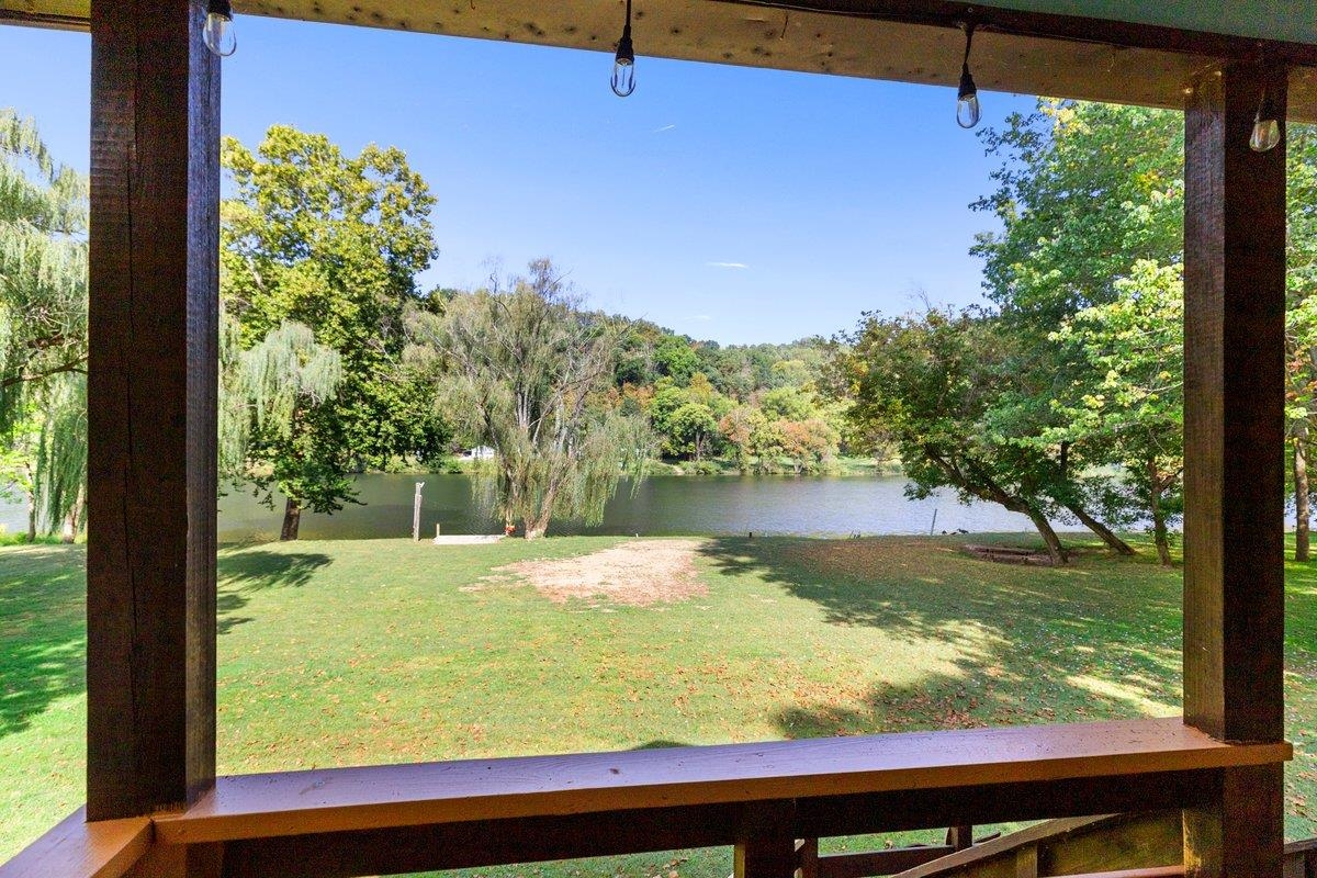 1769 Julia Simpkins Road Allisonia VA 24347