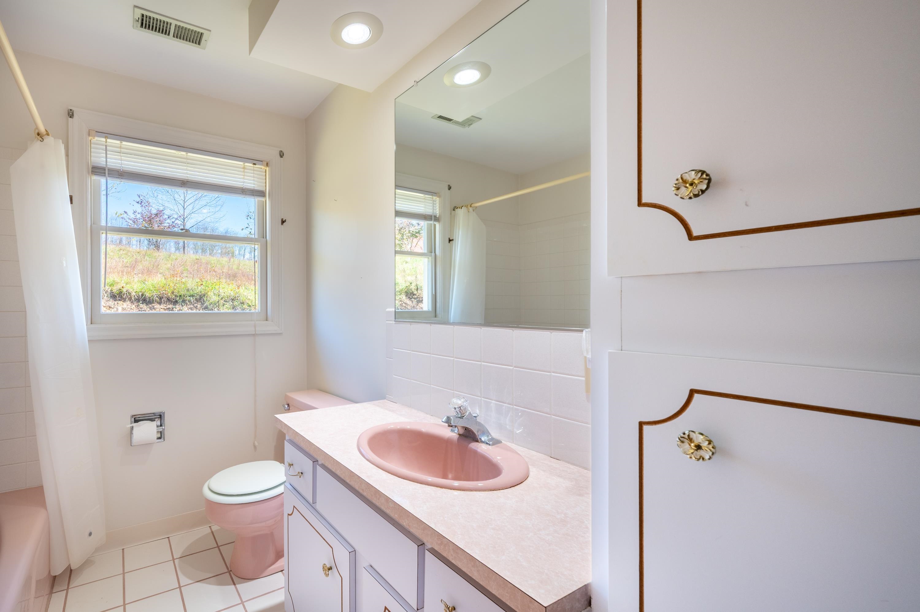 1237 Duncans Chapel Road Willis VA 24380