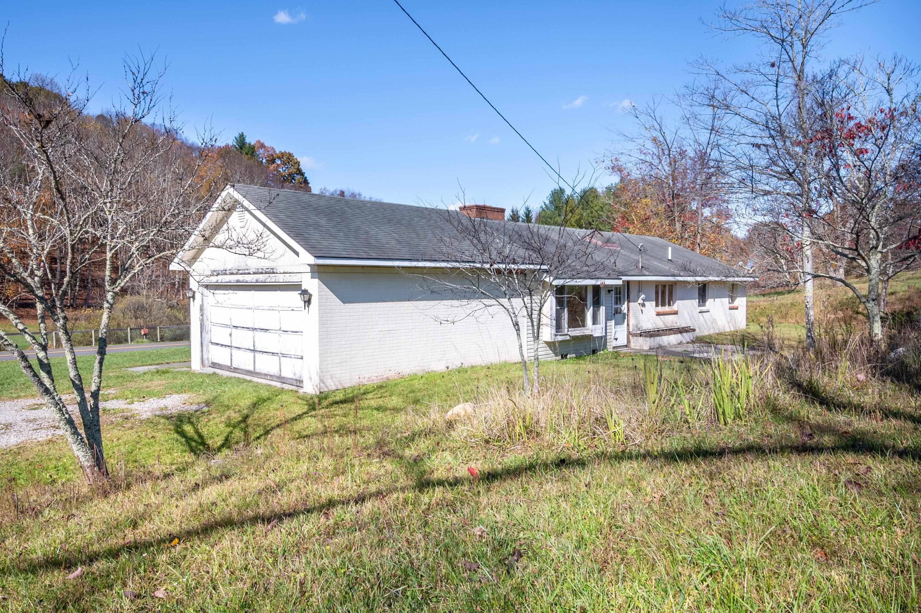 1237 Duncans Chapel Road Willis VA 24380