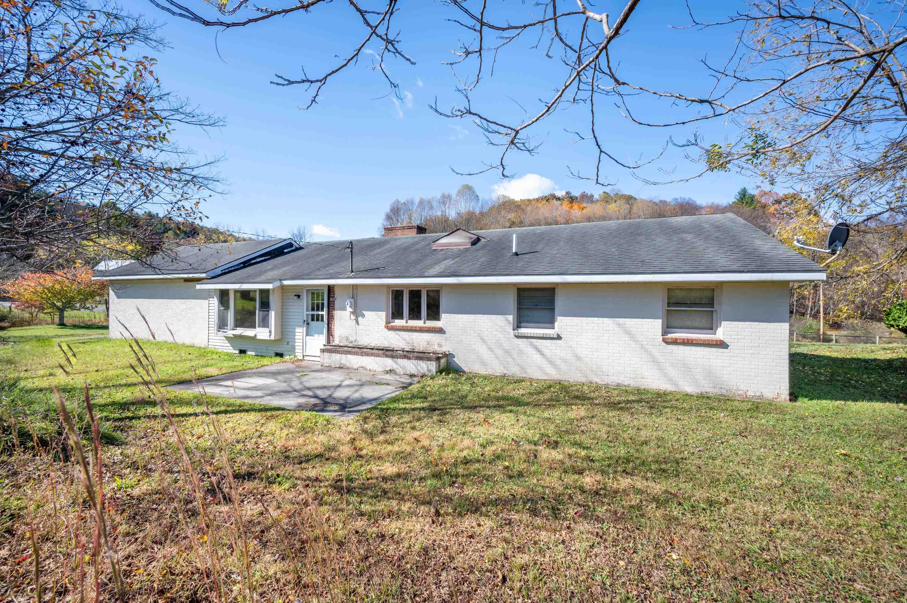 1237 Duncans Chapel Road Willis VA 24380