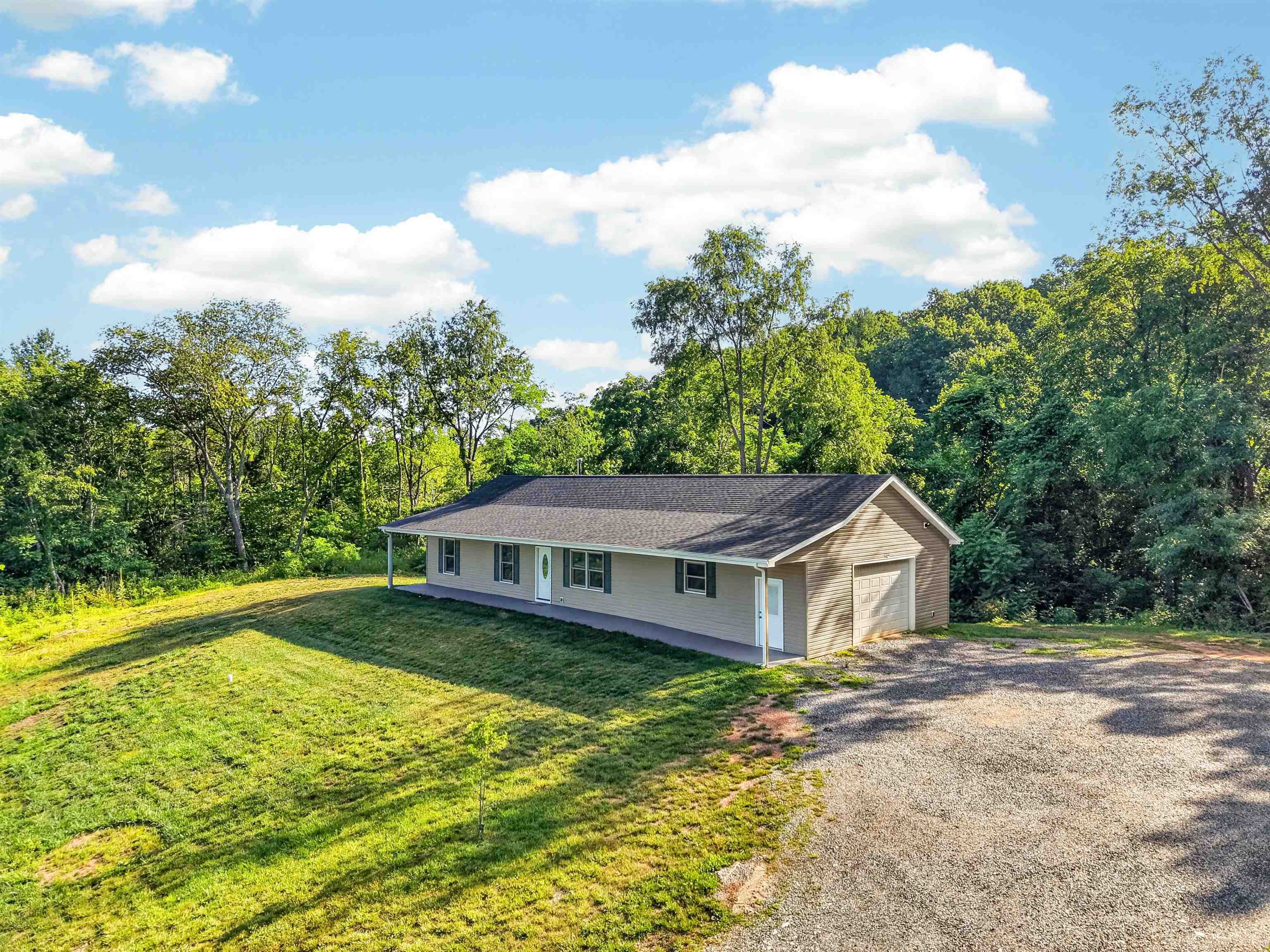 3554 Greenhouse Road Hiwassee VA 24347