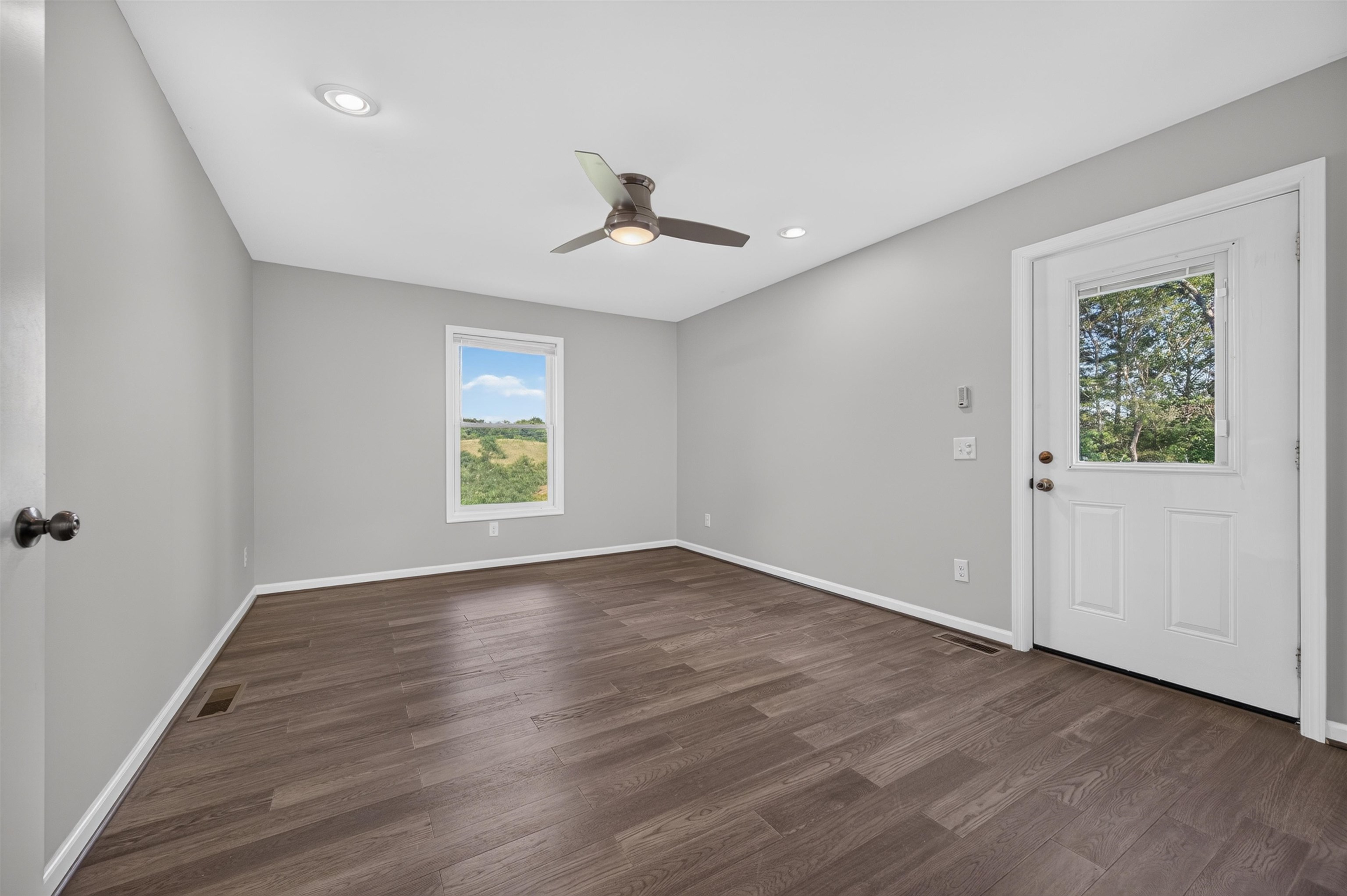 3554 Greenhouse Road Hiwassee VA 24347