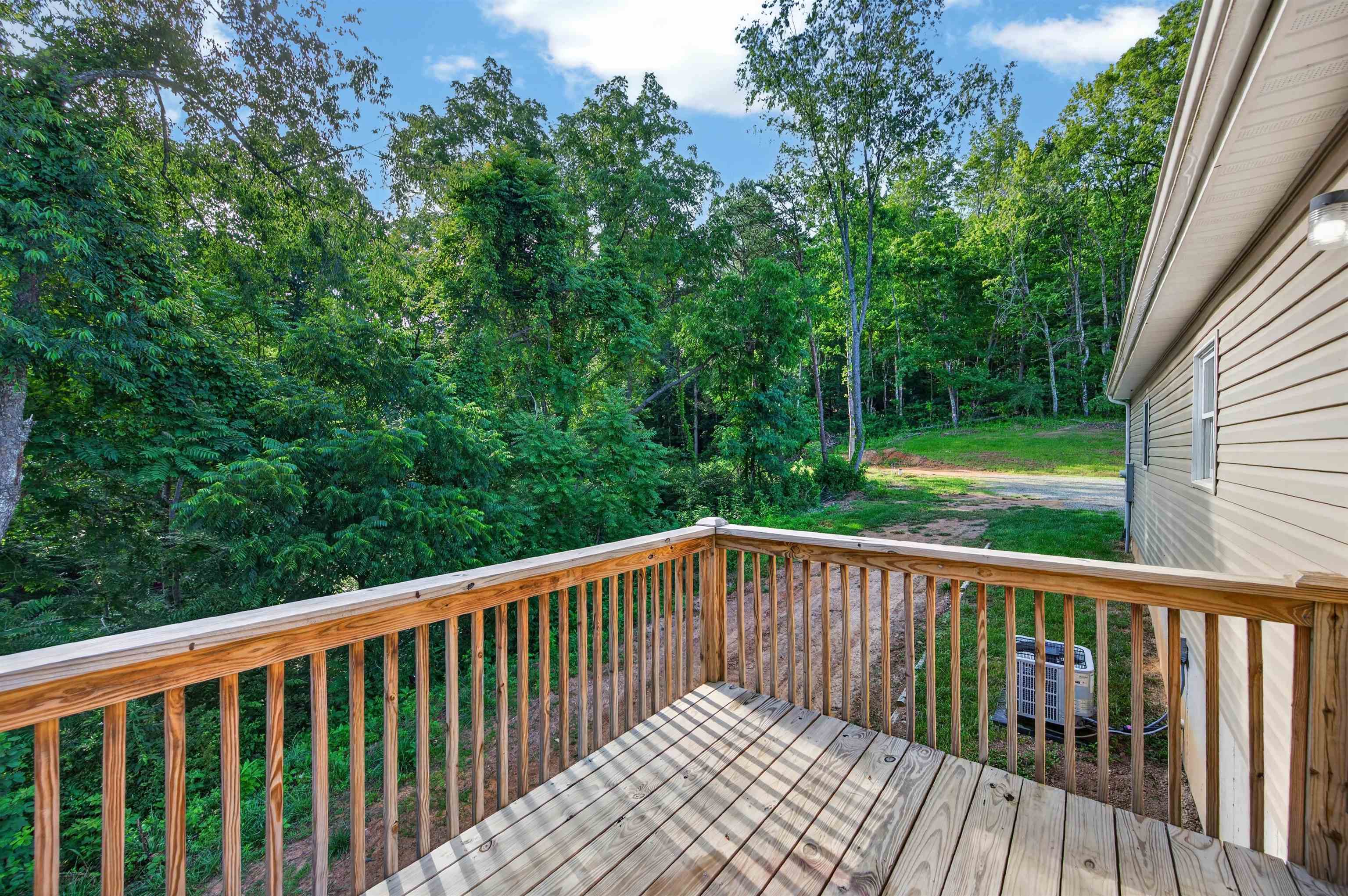 3554 Greenhouse Road Hiwassee VA 24347