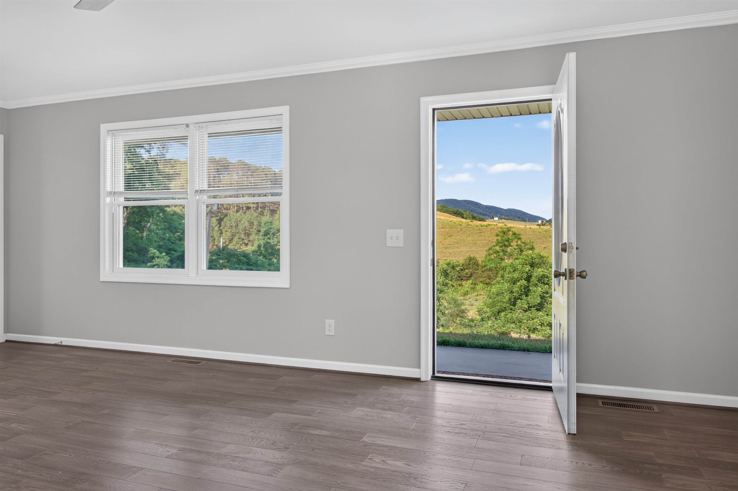 3554 Greenhouse Road Hiwassee VA 24347