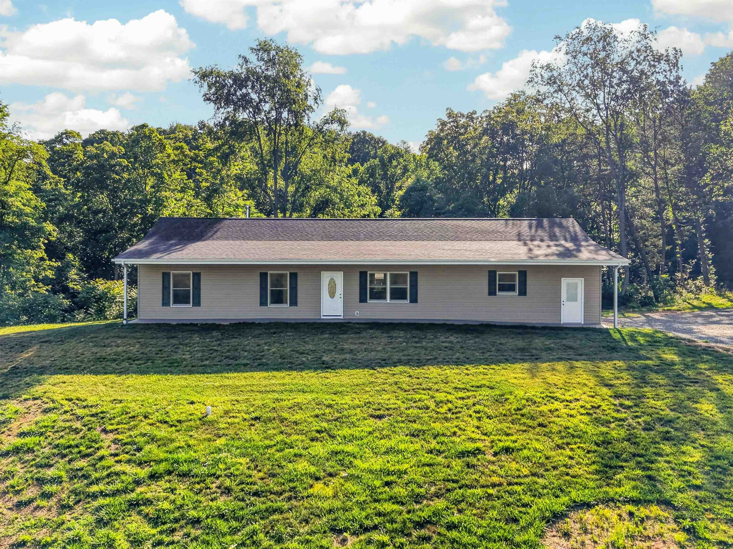 3554 Greenhouse Road Hiwassee VA 24347