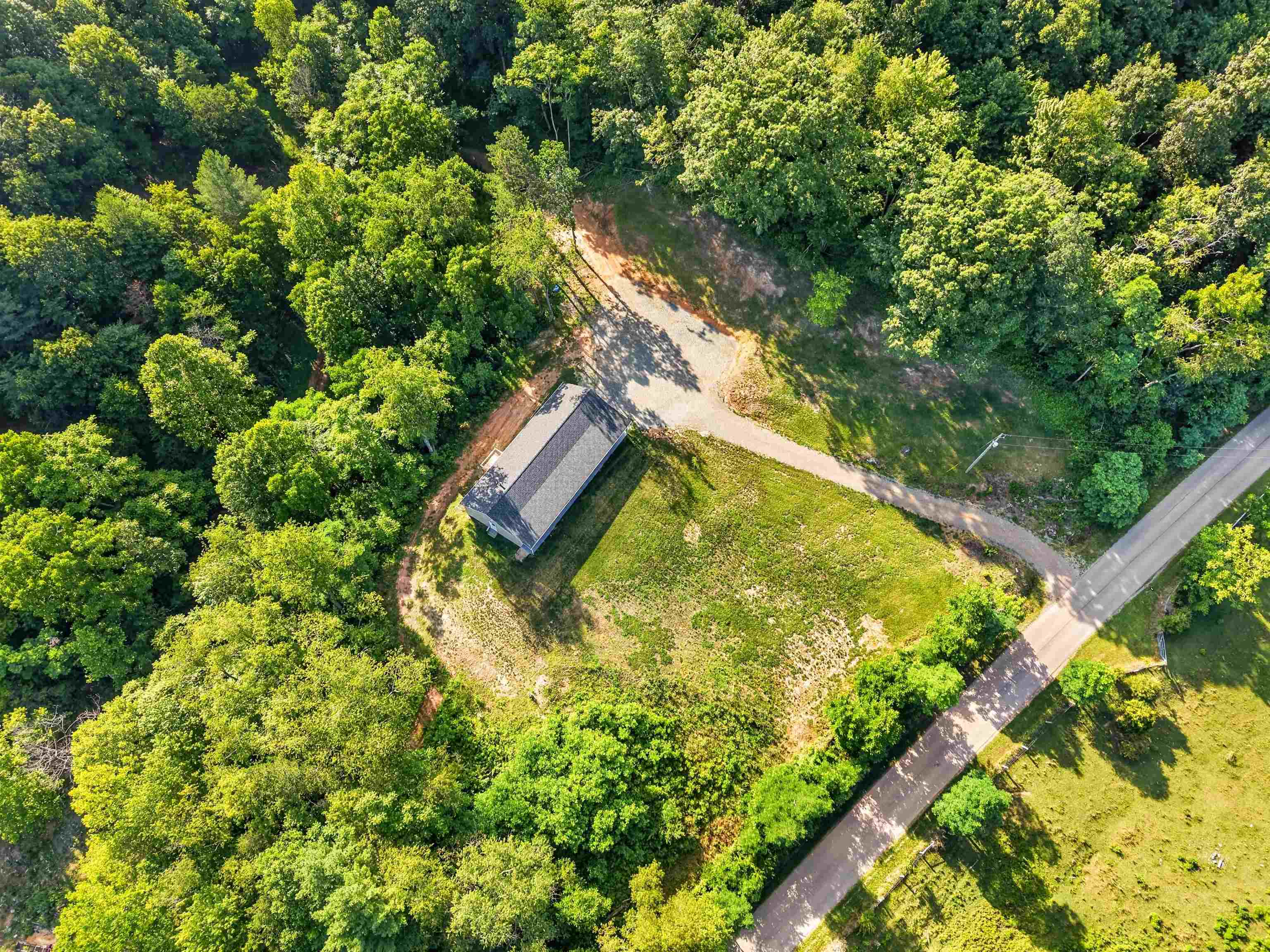 3554 Greenhouse Road Hiwassee VA 24347