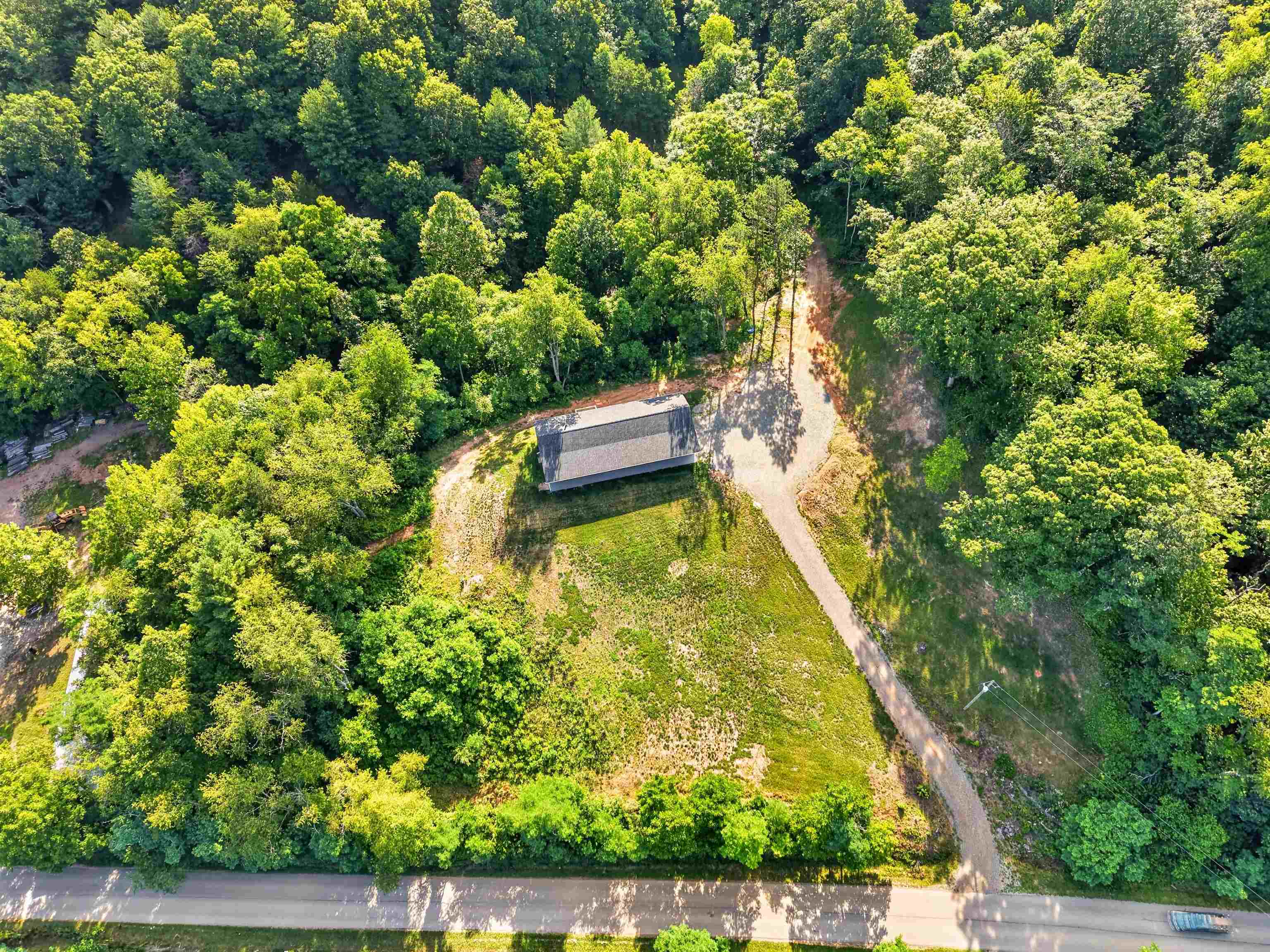 3554 Greenhouse Road Hiwassee VA 24347