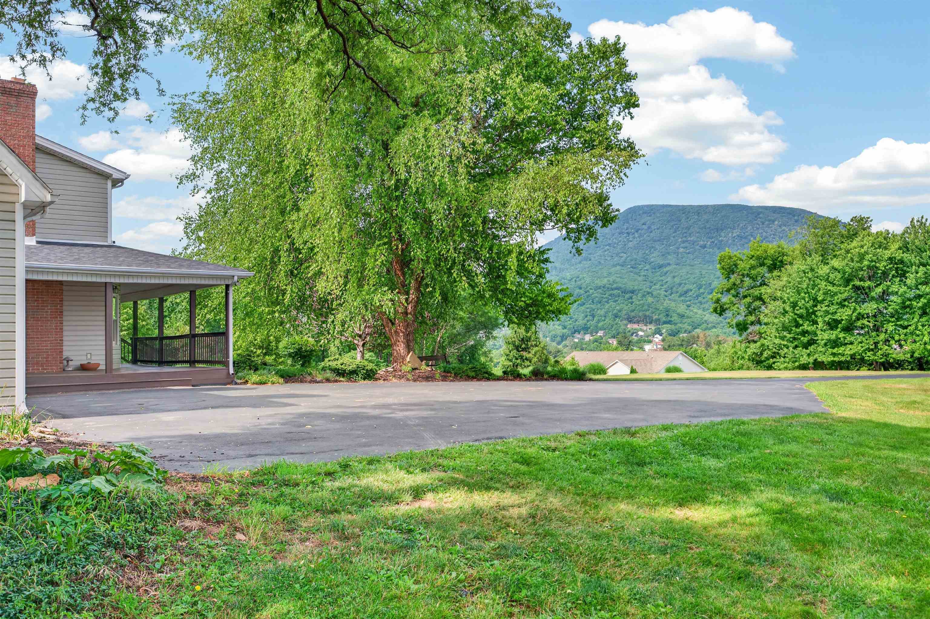1210 Valley View Drive Pearisburg VA 24134