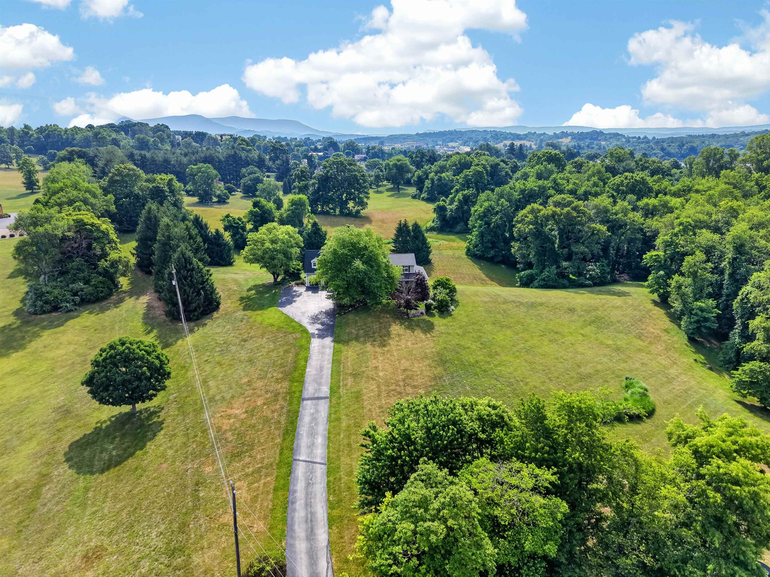 1210 Valley View Drive Pearisburg VA 24134
