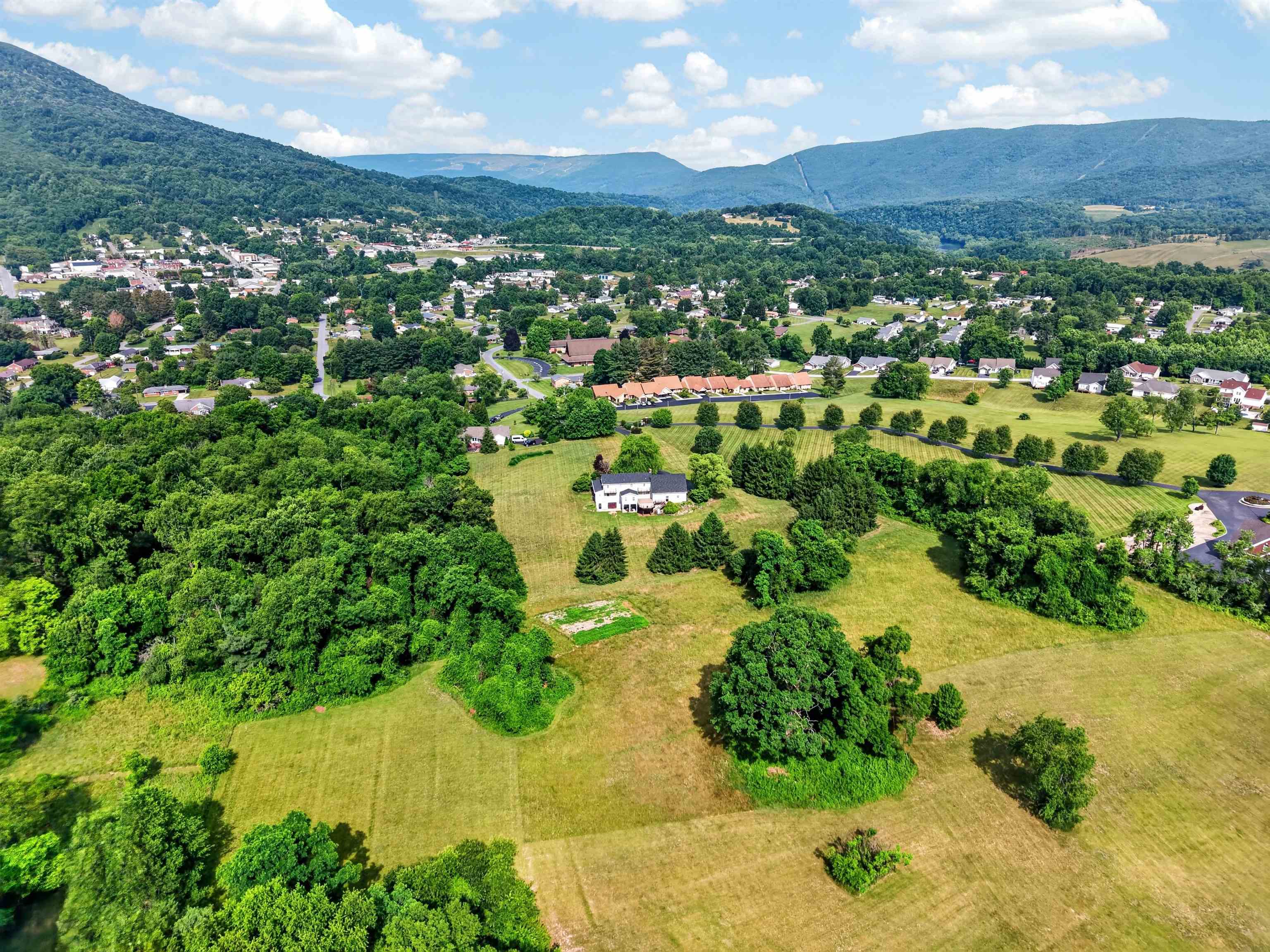 1210 Valley View Drive Pearisburg VA 24134