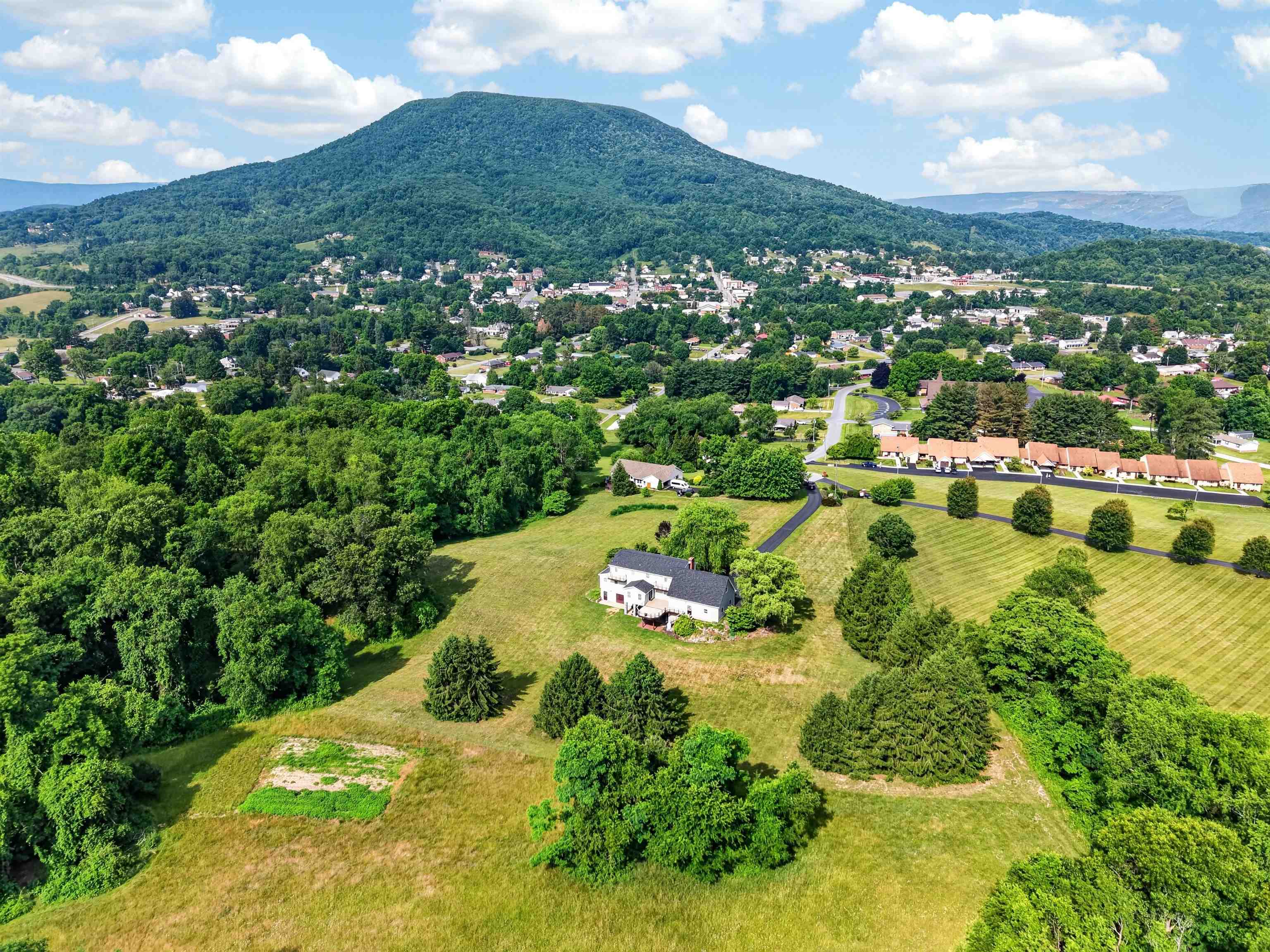 1210 Valley View Drive Pearisburg VA 24134