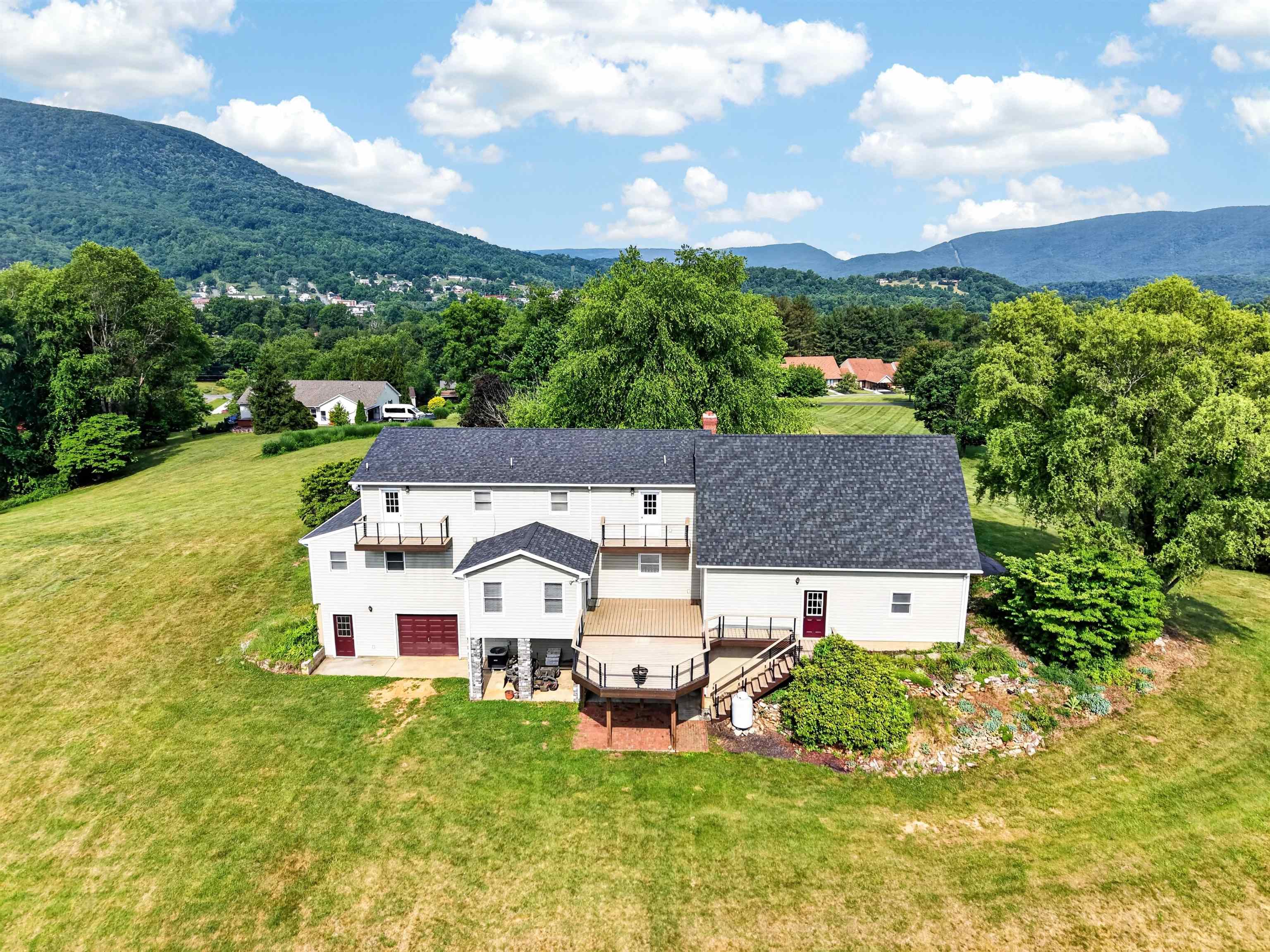 1210 Valley View Drive Pearisburg VA 24134