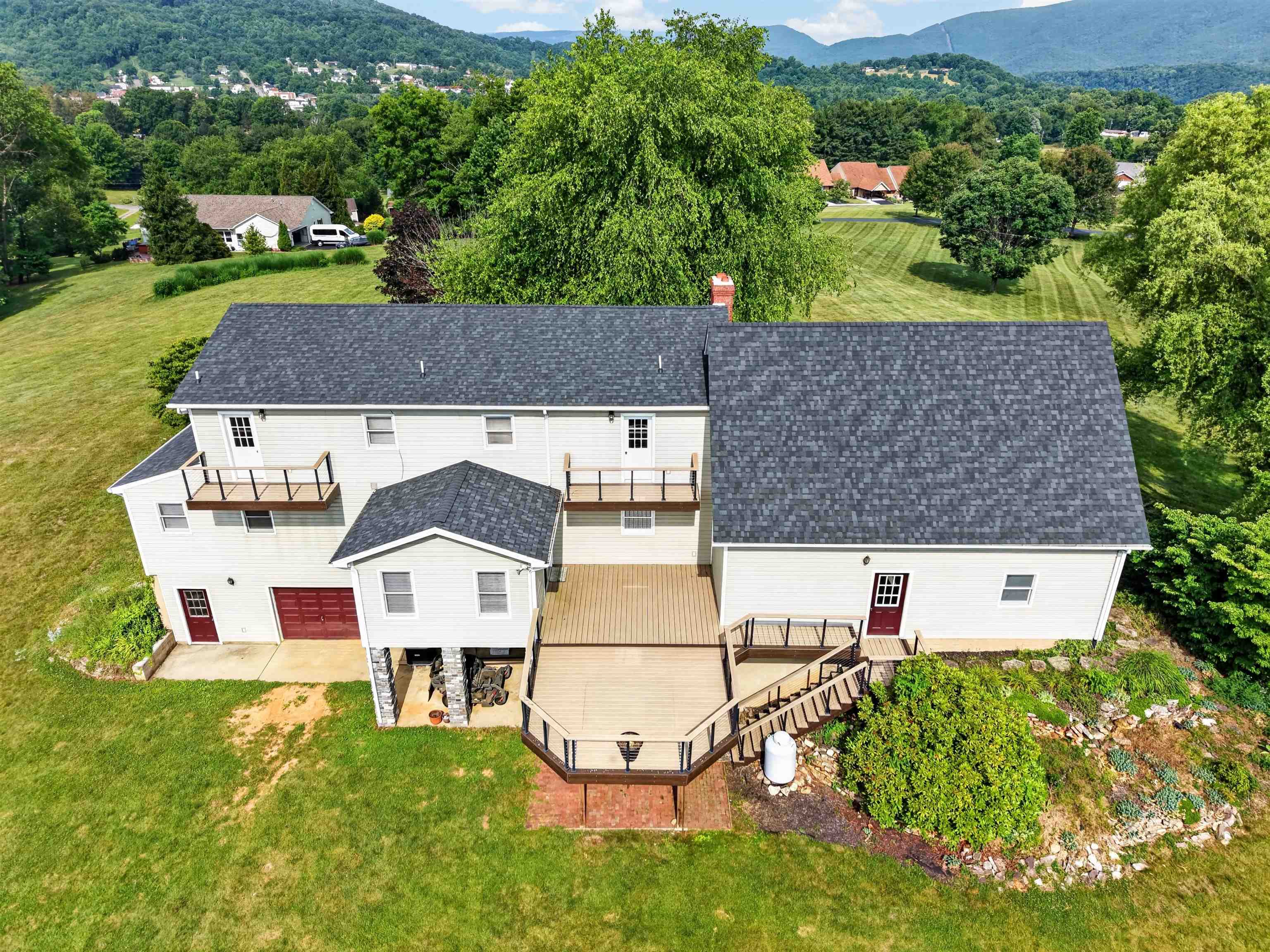 1210 Valley View Drive Pearisburg VA 24134