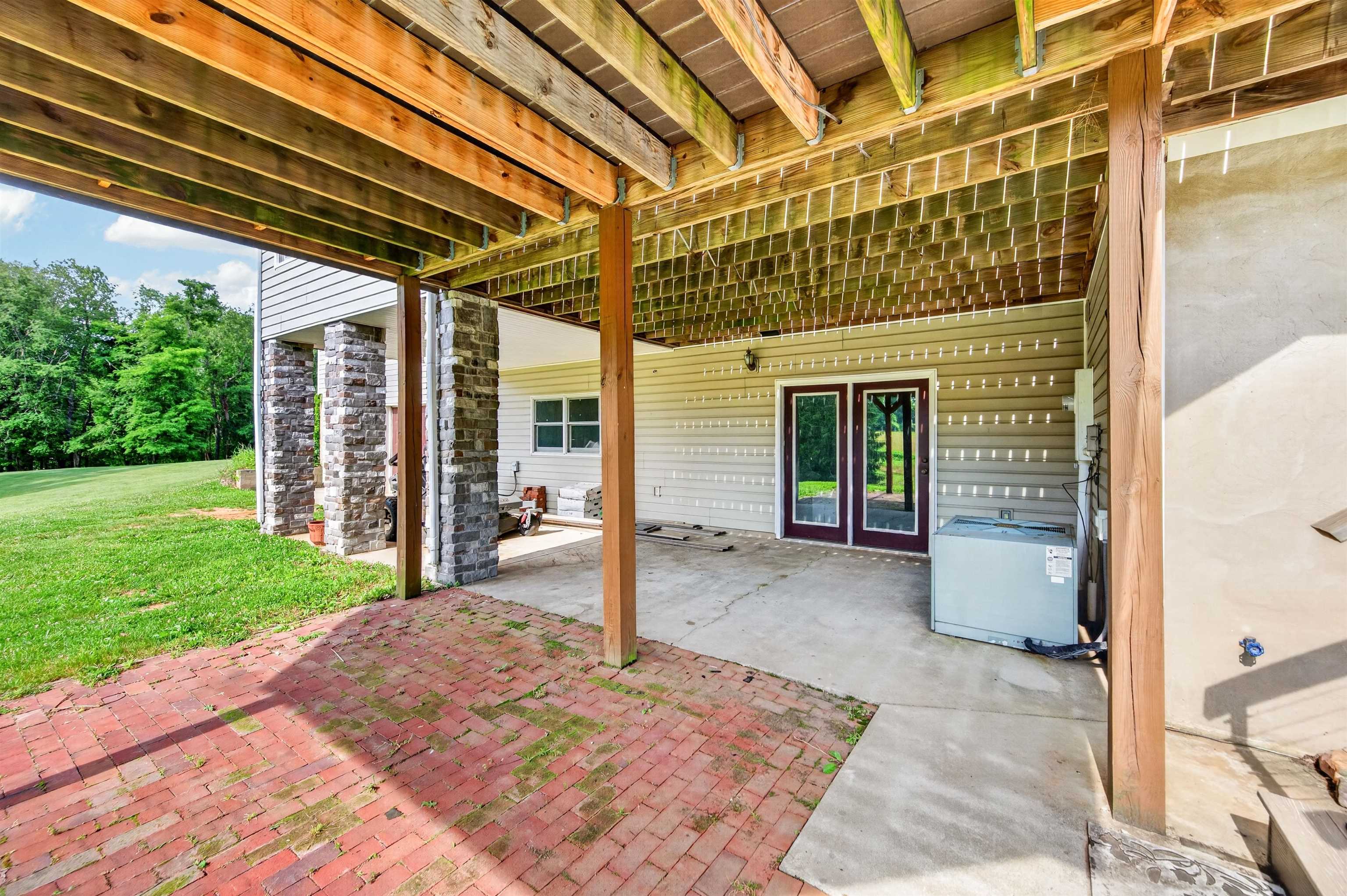1210 Valley View Drive Pearisburg VA 24134