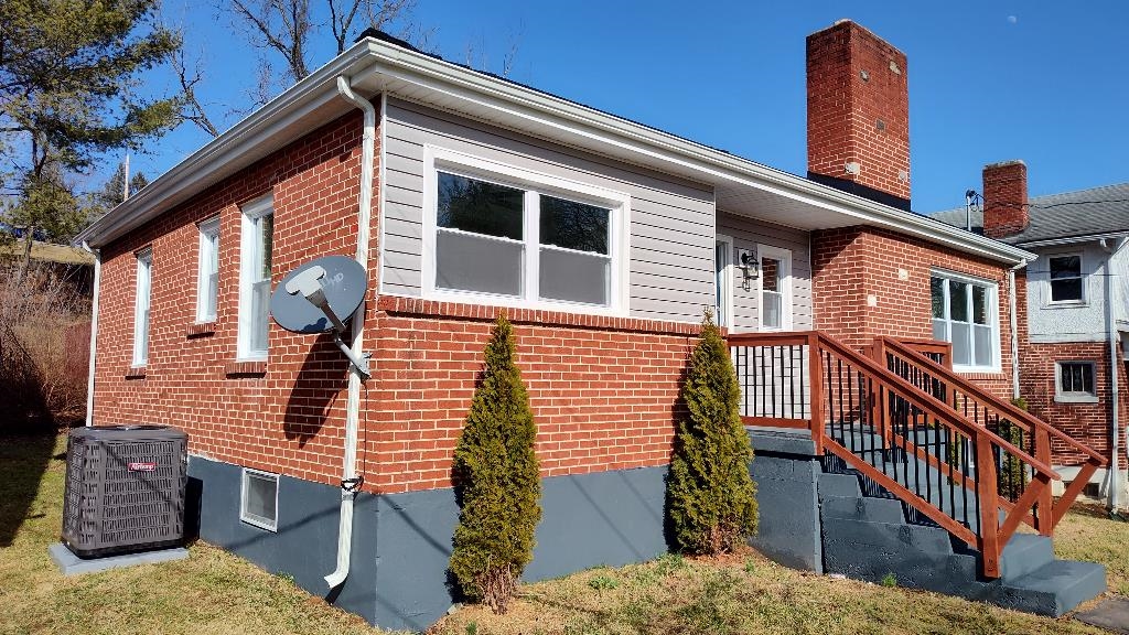 126 15th Street NW Pulaski VA 24301