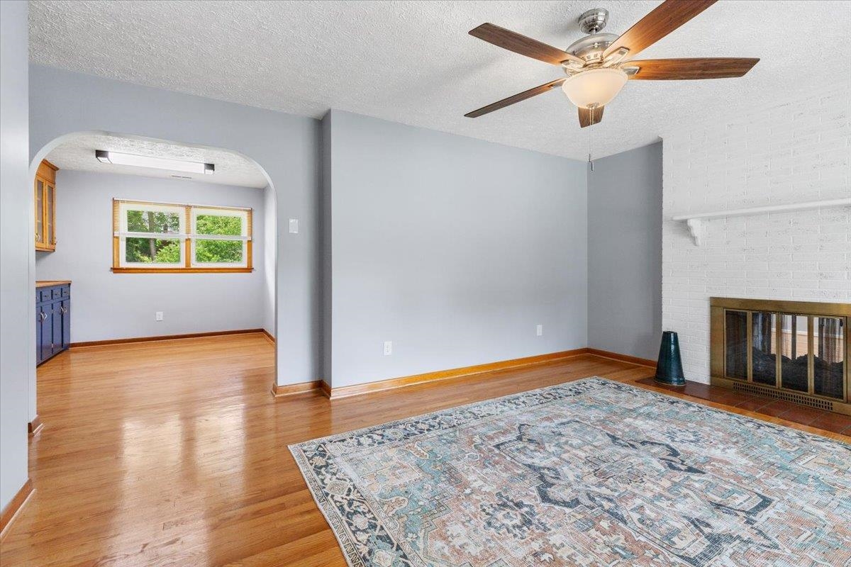 6016 Belspring Road Fairlawn VA 24141