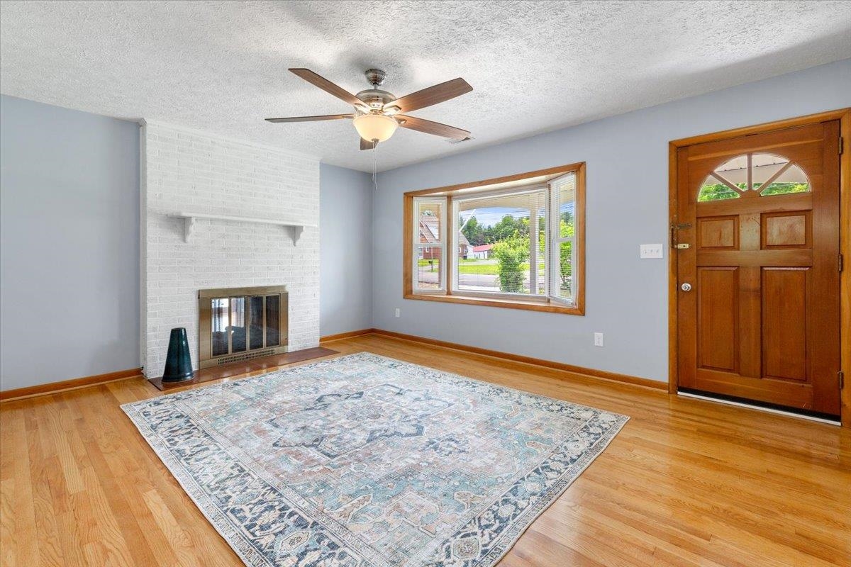 6016 Belspring Road Fairlawn VA 24141