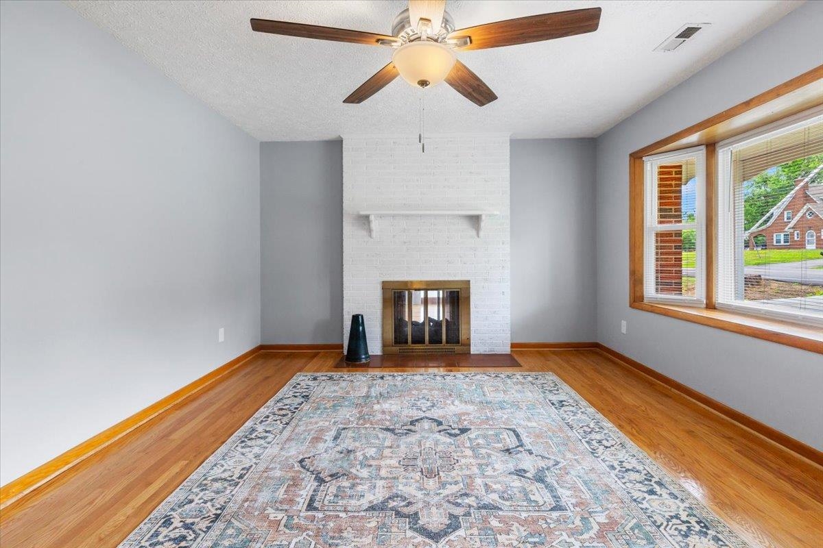 6016 Belspring Road Fairlawn VA 24141