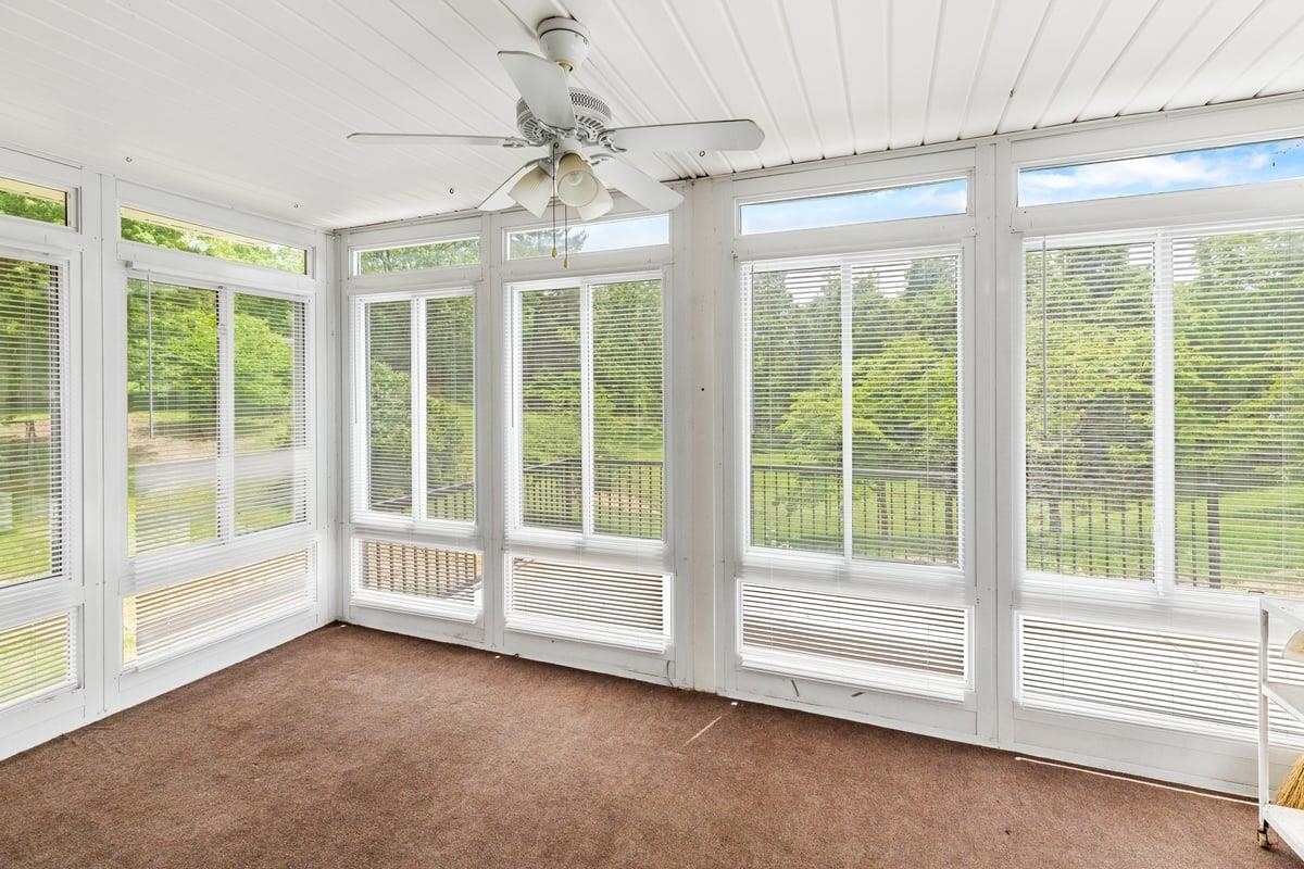 6016 Belspring Road Fairlawn VA 24141