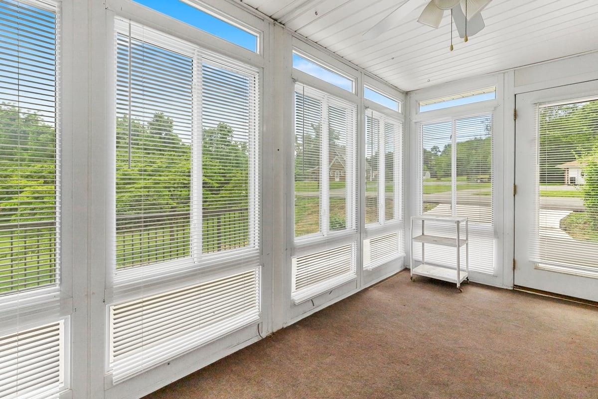 6016 Belspring Road Fairlawn VA 24141