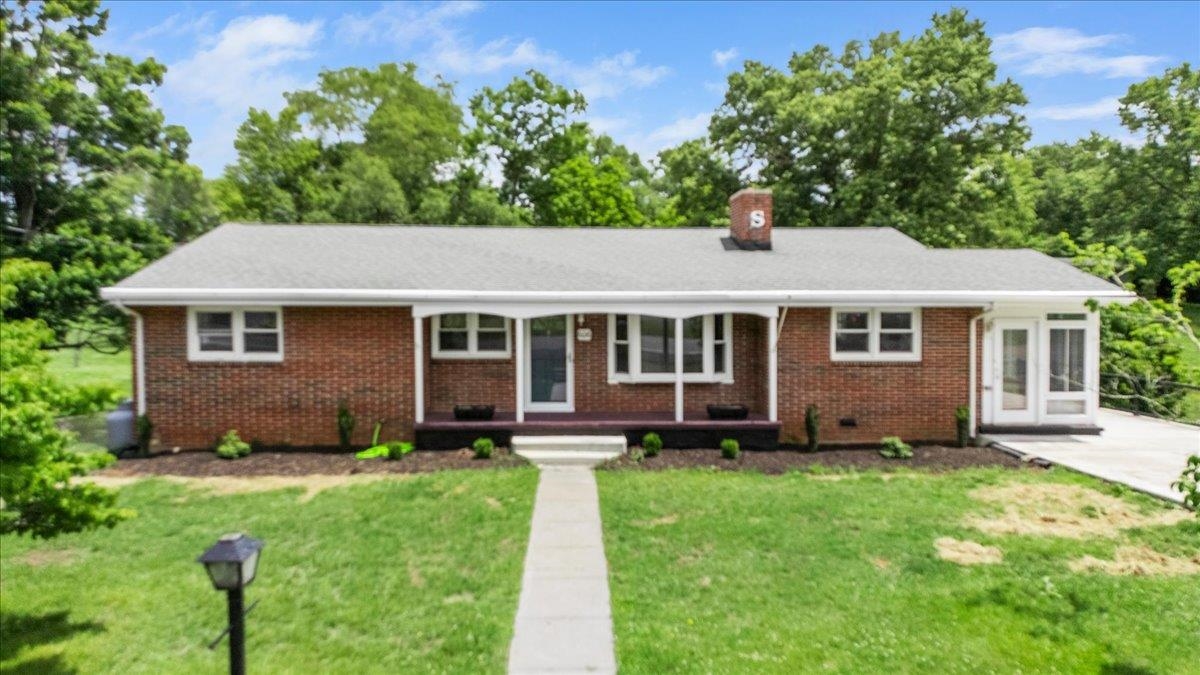 6016 Belspring Road Fairlawn VA 24141