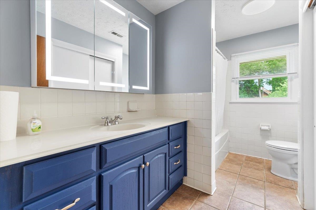 6016 Belspring Road Fairlawn VA 24141