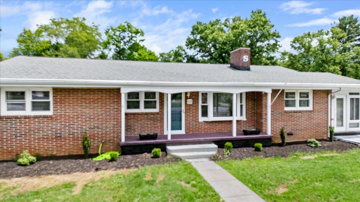 6016 Belspring Road Fairlawn VA 24141