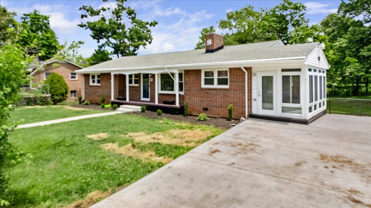 6016 Belspring Road Fairlawn VA 24141