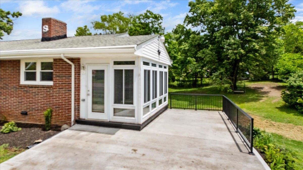 6016 Belspring Road Fairlawn VA 24141